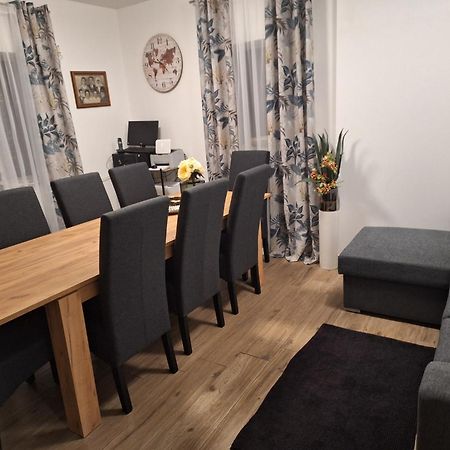 Mare Panzió Vrlika Kültér fotó