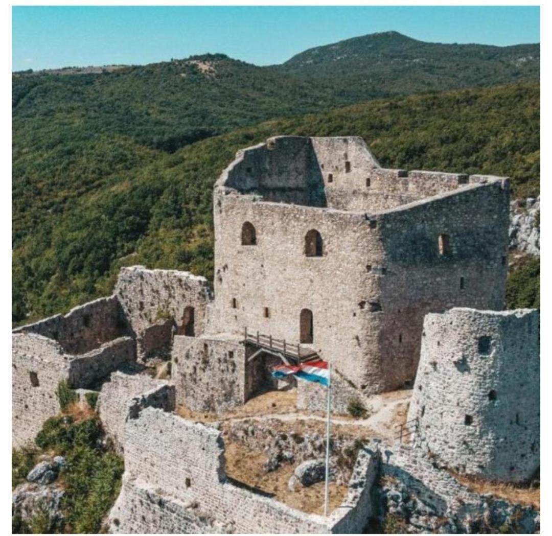 Mare Panzió Vrlika Kültér fotó